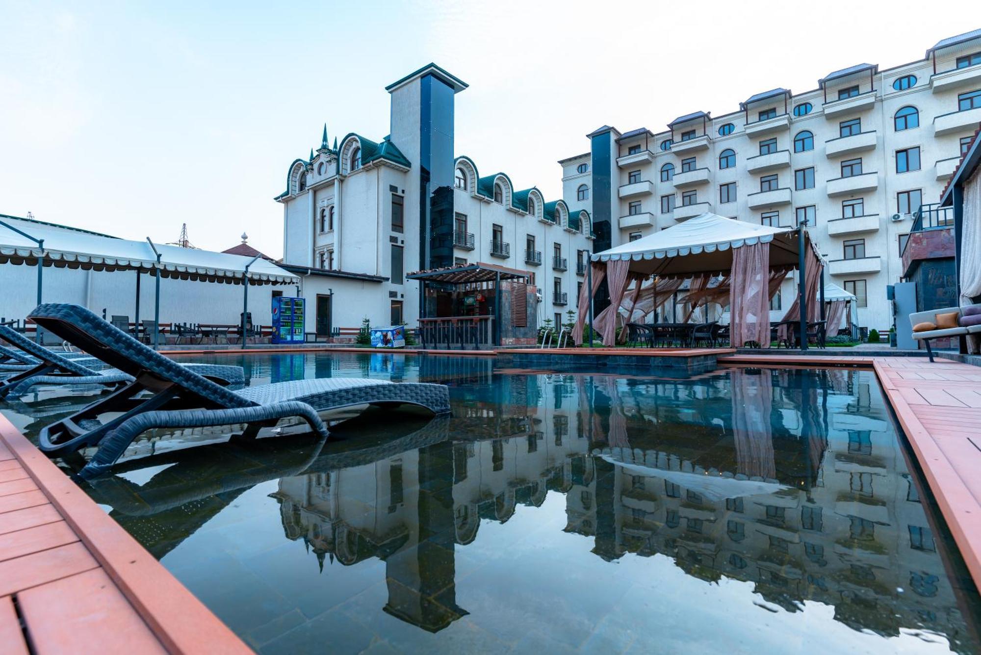 Bravo Hotel Samarkand Exterior foto